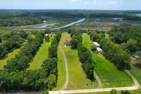 2039 Bentz Rd, Wadmalaw Island, SC 29487