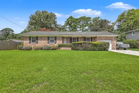 1405 Pooshee Dr, Charleston, SC 29407