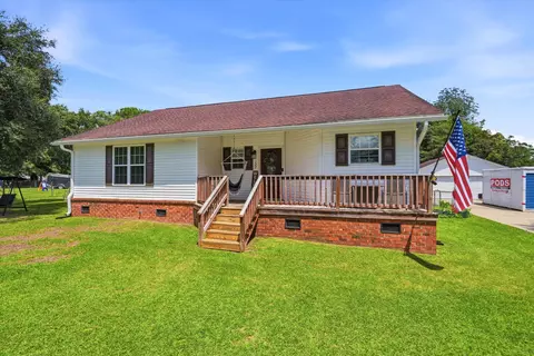Exterior - 122 Thomas Ln, Moncks Corner, SC 29461 photo 2 of 7