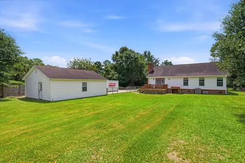 Exterior - 122 Thomas Ln, Moncks Corner, SC 29461 photo 5 of 7