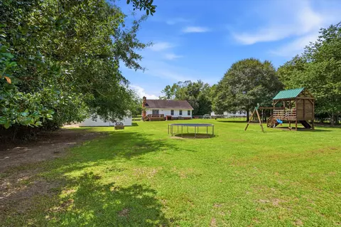Exterior - 122 Thomas Ln, Moncks Corner, SC 29461 photo 4 of 7