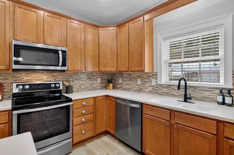 Kitchen - 223 Michael Ln, Moncks Corner, SC 29461 photo 4 of 4