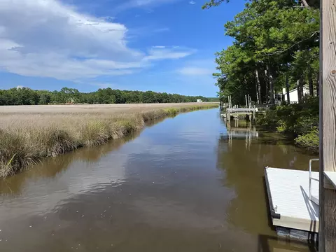 8593 Doar Rd, Awendaw, SC 29429