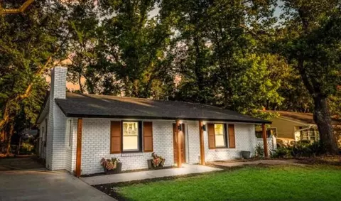 1129 Dickson Ave, Hanahan, SC 29410
