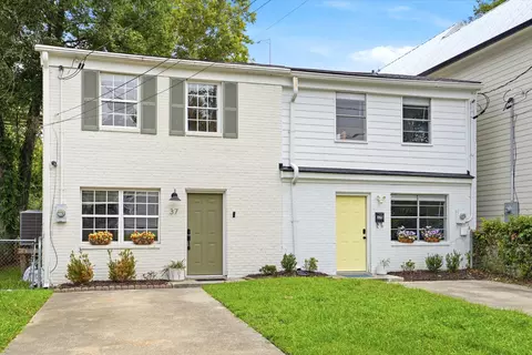 37 F St #B, Charleston, SC 29403