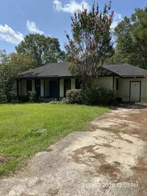 202 Pelican Ln, Ladson, SC 29456