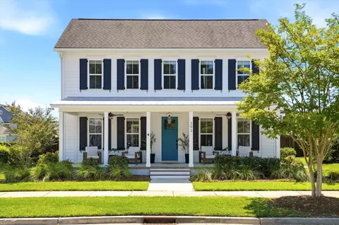 393 Oak Park St, Summerville, SC 29486