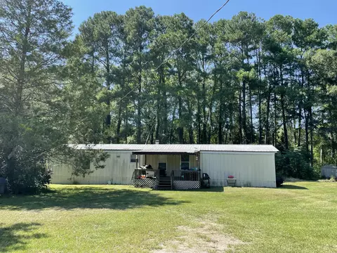 200 Sings Ln, Holly Hill, SC 29059