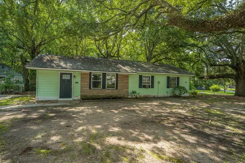 2881 Charlene Dr, North Charleston, SC 29405