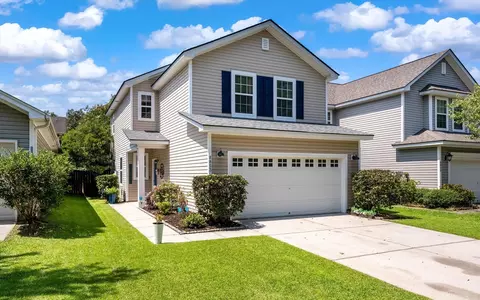 8853 Arbor Glen Dr, North Charleston, SC 29420