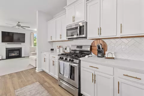 Kitchen - 415 Grove End Rd, Moncks Corner, SC 29461 photo 4 of 5