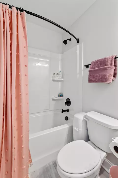 Bath - 415 Grove End Rd, Moncks Corner, SC 29461 photo 4 of 10