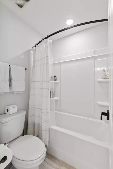 Bath - 415 Grove End Rd, Moncks Corner, SC 29461 photo 5 of 10