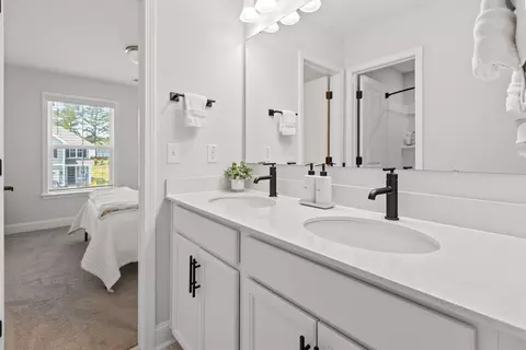 Bath - 415 Grove End Rd, Moncks Corner, SC 29461 photo 6 of 10