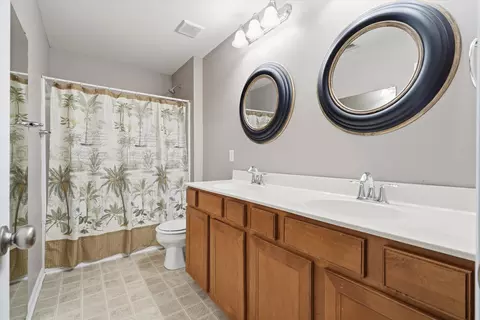 Bath - 222 Oglethorpe Cir, Moncks Corner, SC 29461 photo 1 of 2