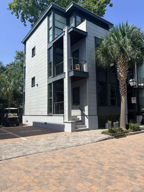 6 Brewster, Charleston, SC 29403