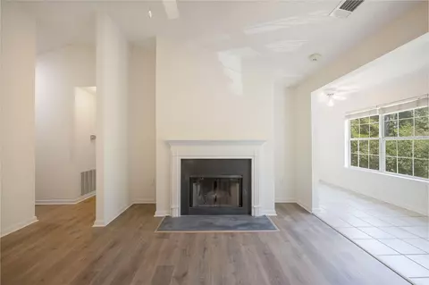 Living - 188 Midland Pkwy #424, Summerville, SC 29485 photo 2 of 3