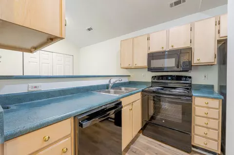 Kitchen - 188 Midland Pkwy #424, Summerville, SC 29485 photo 1 of 4