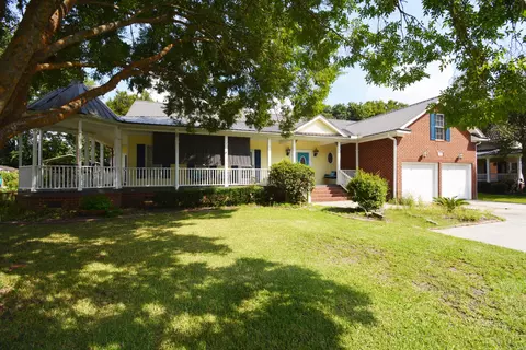 1618 Cedar Ave, Moncks Corner, SC 29461