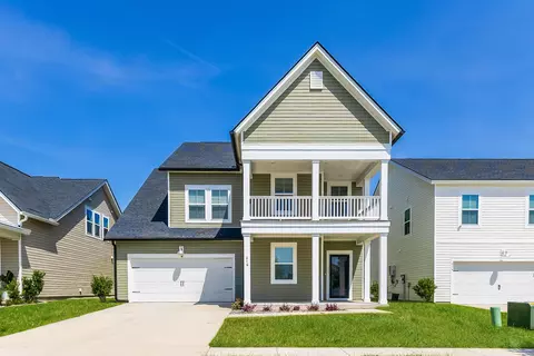 216 Red Bluff St, Summerville, SC 29483