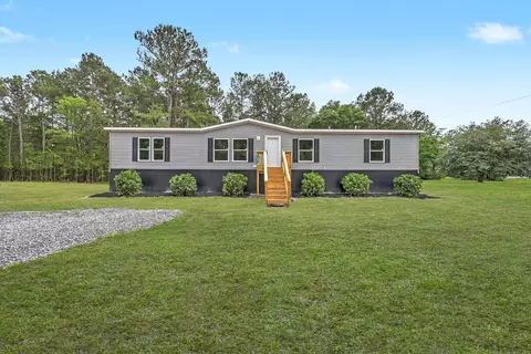 123 Tundra Ln, Ridgeville, SC 29472