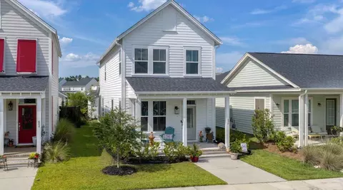 686 Blueway Ave, Summerville, SC 29486