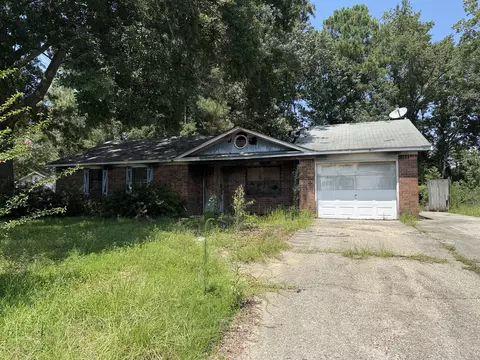109 Highland Ave, Summerville, SC 29486