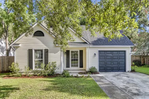 221 Alston Cir, Goose Creek, SC 29445