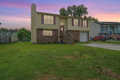 4921 Sierra Ct, North Charleston, SC 29418