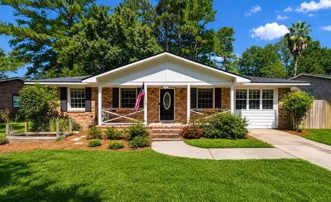 212 Forest Cir, Summerville, SC 29483
