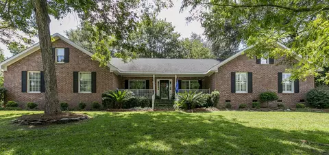 103 Old Postern Rd, Summerville, SC 29483