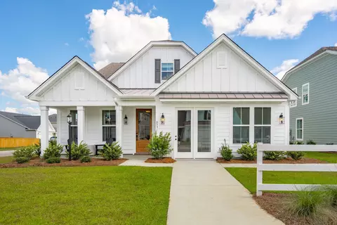 4 Tuggle Lane Dr, Ridgeville, SC 29472