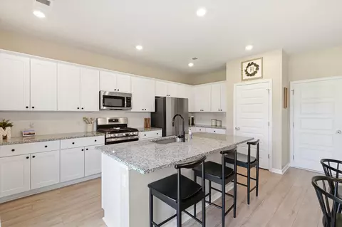 Kitchen - 716 Pine Warbler Ln, Moncks Corner, SC 29461 photo 2 of 4