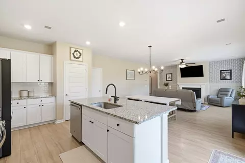 Kitchen - 716 Pine Warbler Ln, Moncks Corner, SC 29461 photo 3 of 4