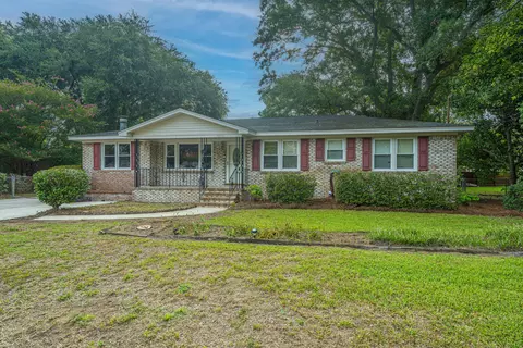 1056 Woodside Dr, Charleston, SC 29412