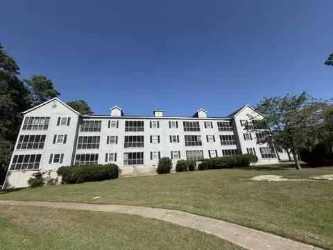 Exterior - 2302 Cypress Pointe # B302, Manning, SC 29102 photo 2 of 8
