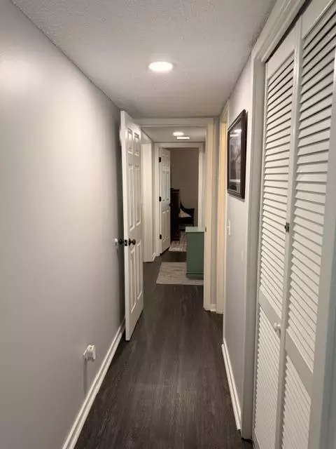 Entry Way - 2302 Cypress Pointe # B302, Manning, SC 29102 photo 2 of 4
