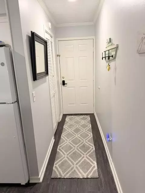 Entry Way - 2302 Cypress Pointe # B302, Manning, SC 29102 photo 4 of 4