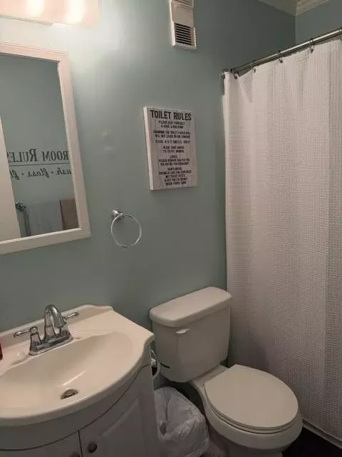 Bath - 2302 Cypress Pointe # B302, Manning, SC 29102 photo 1 of 3