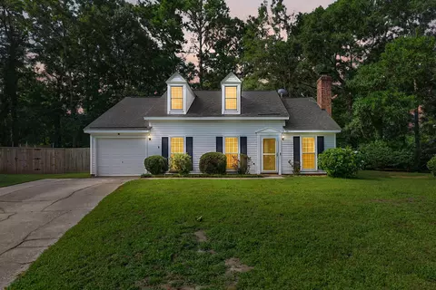 110 Kings Ct, Goose Creek, SC 29445