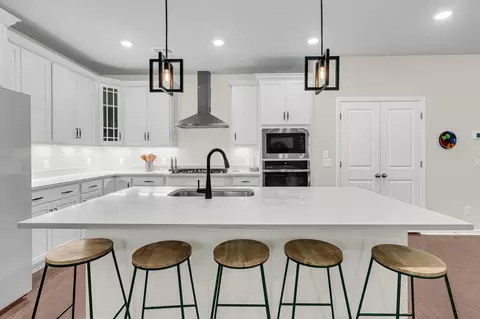 Kitchen - 337 Blue Oak Dr, Moncks Corner, SC 29461 photo 6 of 7
