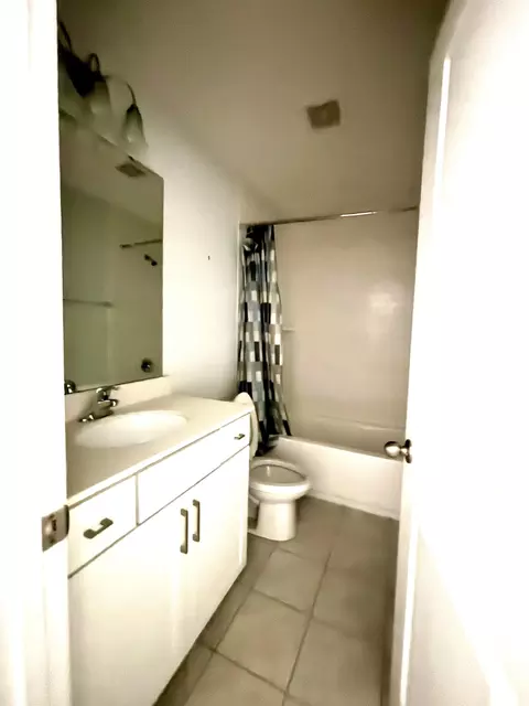 Bath - 600 Ravensridge Ln, Moncks Corner, SC 29461 photo 2 of 2