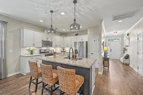 Entry Way - 621 Pendleton Dr, Moncks Corner, SC 29461 photo 4 of 8