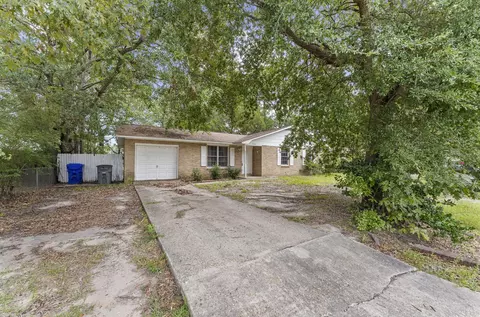 7748 Nellview Dr, North Charleston, SC 29418