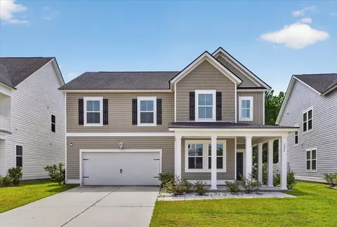 126 Red Bluff St, Summerville, SC 29483