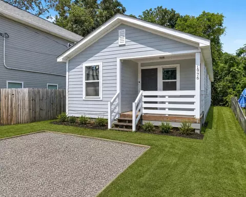 1976 Hugo Ave, North Charleston, SC 29405