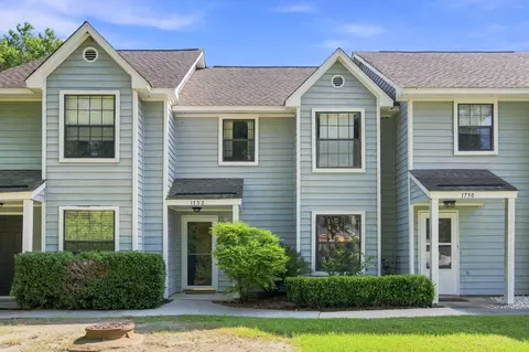 1752 Deer Path Dr, Mount Pleasant, SC 29464