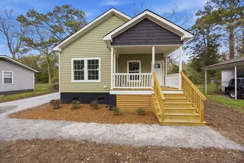 1550 Larry St, North Charleston, SC 29406