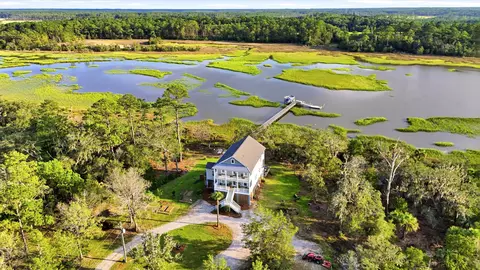 8176 Rosa Scott Rd, Edisto Island, SC 29438