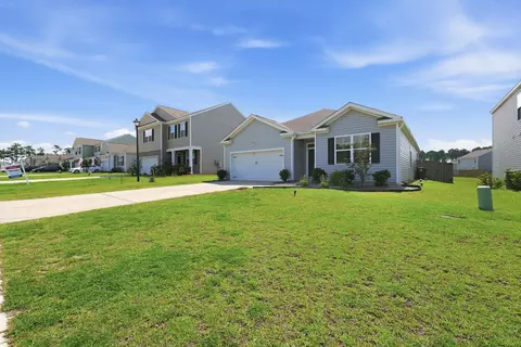 Exterior - 411 Cedarview Rd, Summerville, SC 29486 photo 6 of 8